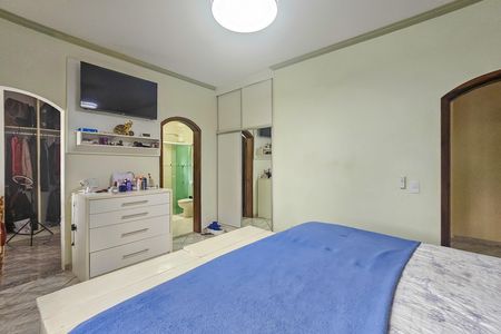 Casa de condomínio para alugar com 389m², 4 quartos e 3 vagas