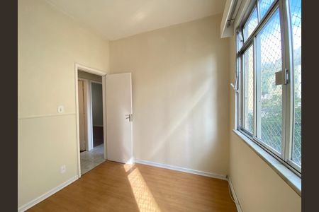 Apartamento para alugar com 72m², 2 quartos e sem vaga