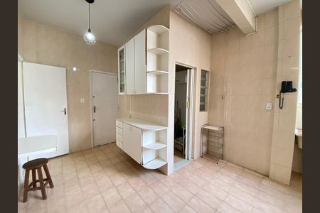 Apartamento para alugar com 72m², 2 quartos e sem vaga