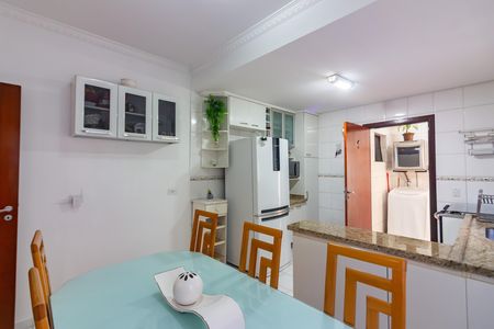Casa à venda com 137m², 3 quartos e 3 vagas Casa à venda com 137m², 3 quartos e 3 vagasCozinha