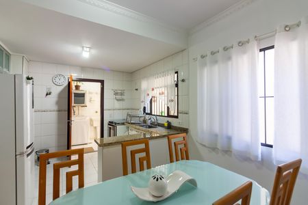 Cozinha  de casa à venda com 3 quartos, 137m² em Jardim D’abril, Osasco