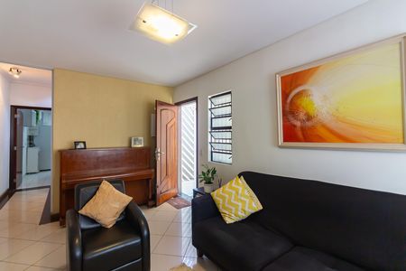 Casa à venda com 137m², 3 quartos e 3 vagas Casa à venda com 137m², 3 quartos e 3 vagasSala