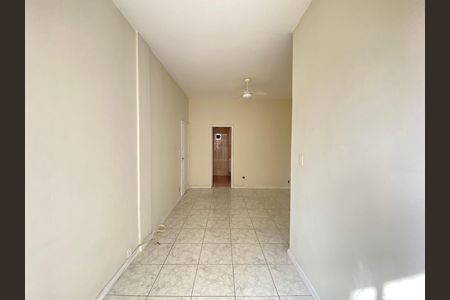 Apartamento para alugar com 72m², 2 quartos e sem vaga