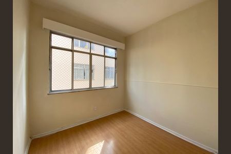 Apartamento para alugar com 72m², 2 quartos e sem vaga