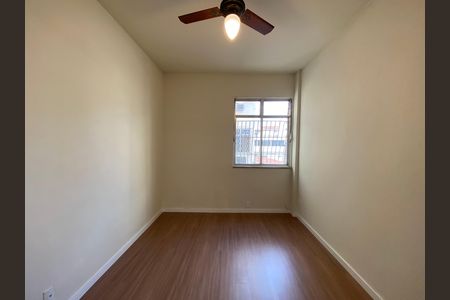 Apartamento para alugar com 72m², 2 quartos e sem vaga