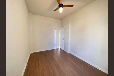Apartamento para alugar com 72m², 2 quartos e sem vaga