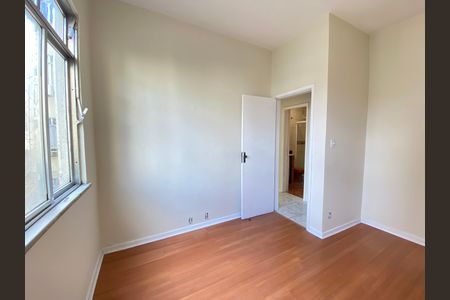 Apartamento para alugar com 72m², 2 quartos e sem vaga