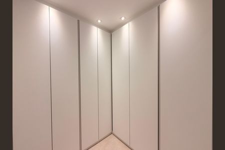 Apartamento à venda com 83m², 2 quartos e 2 vagasSuíte 1 - Closet
