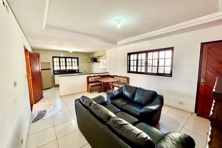 Casa para alugar com 160m², 3 quartos e 2 vagas Casa para alugar com 160m², 3 quartos e 2 vagasSala