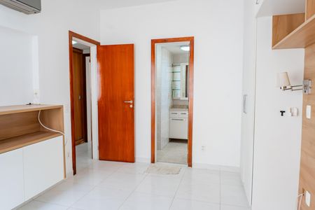 Apartamento para alugar com 180m², 3 quartos e 1 vaga Apartamento para alugar com 180m², 3 quartos e 1 vagaSuíte
