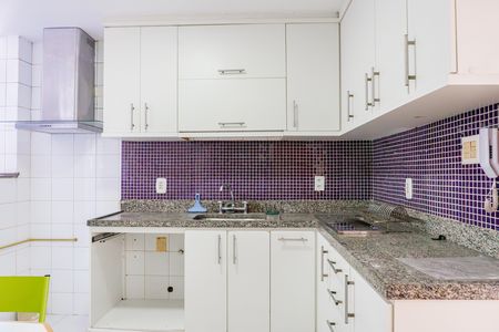 Apartamento para alugar com 180m², 3 quartos e 1 vaga Apartamento para alugar com 180m², 3 quartos e 1 vagaCozinha