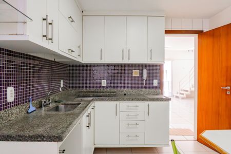 Apartamento para alugar com 180m², 3 quartos e 1 vaga Apartamento para alugar com 180m², 3 quartos e 1 vagaCozinha