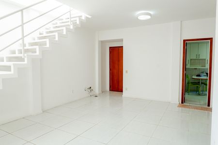 Apartamento para alugar com 180m², 3 quartos e 1 vaga Apartamento para alugar com 180m², 3 quartos e 1 vagaSala
