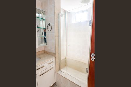 Apartamento para alugar com 180m², 3 quartos e 1 vaga Apartamento para alugar com 180m², 3 quartos e 1 vagaBanheiro da Suíte