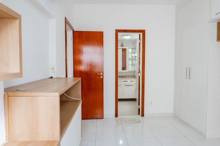 Apartamento para alugar com 180m², 3 quartos e 1 vaga Apartamento para alugar com 180m², 3 quartos e 1 vagaSuíte