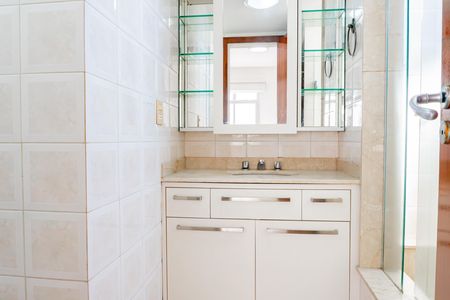 Apartamento para alugar com 180m², 3 quartos e 1 vaga Apartamento para alugar com 180m², 3 quartos e 1 vagaBanheiro da Suíte