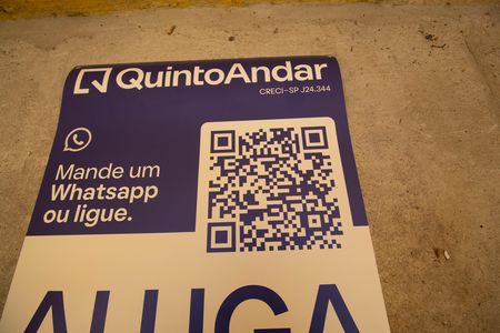 Placa  de casa para alugar com 2 quartos, 150m² em Jardim Hebrom, São Paulo