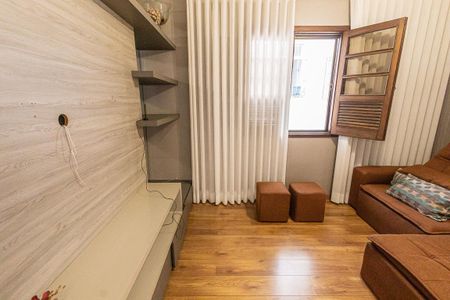 Casa para alugar com 518m², 4 quartos e 4 vagas Casa para alugar com 518m², 4 quartos e 4 vagassala de TV