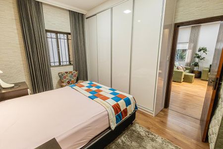 Casa para alugar com 518m², 4 quartos e 4 vagas Casa para alugar com 518m², 4 quartos e 4 vagasquarto 4