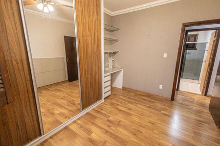 Casa para alugar com 518m², 4 quartos e 4 vagas Casa para alugar com 518m², 4 quartos e 4 vagasquarto 3