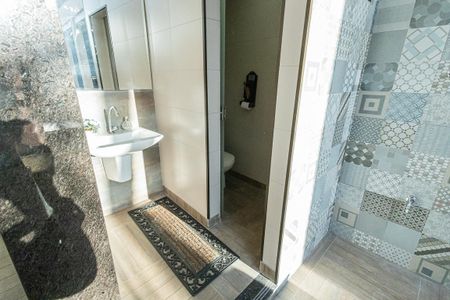 Casa para alugar com 518m², 4 quartos e 4 vagas Casa para alugar com 518m², 4 quartos e 4 vagasbanheiro
