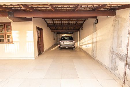 Casa para alugar com 518m², 4 quartos e 4 vagas Casa para alugar com 518m², 4 quartos e 4 vagasgaragem