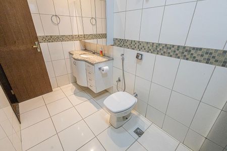 Casa para alugar com 518m², 4 quartos e 4 vagas Casa para alugar com 518m², 4 quartos e 4 vagassuite