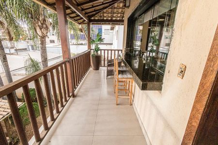 Casa para alugar com 518m², 4 quartos e 4 vagas Casa para alugar com 518m², 4 quartos e 4 vagasvaranda