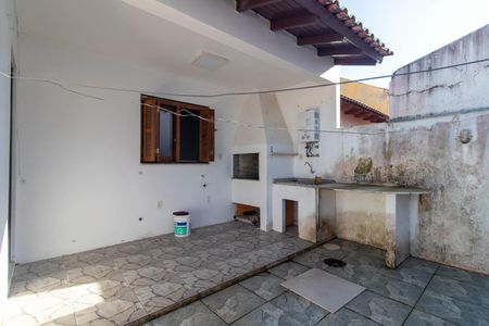 Quintal de casa à venda com 3 quartos, 138m² em Hípica, Porto Alegre