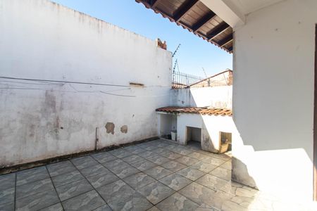 Quintal de casa à venda com 3 quartos, 138m² em Hípica, Porto Alegre