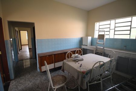 Casa para alugar com 180m², 4 quartos e 2 vagasCozinha