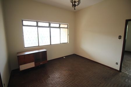 Casa para alugar com 180m², 4 quartos e 2 vagasSala