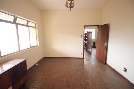 Casa para alugar com 4 quartos, 180m² em Santa Helena, Belo Horizonte