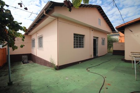 Casa para alugar com 180m², 4 quartos e 2 vagasQuintal