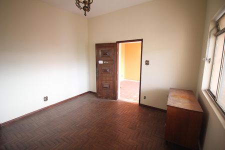 Sala de casa para alugar com 4 quartos, 180m² em Santa Helena, Belo Horizonte