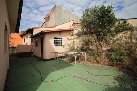 Casa para alugar com 180m², 4 quartos e 2 vagasQuintal