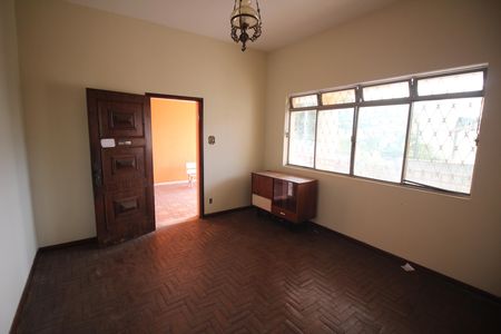 Casa para alugar com 180m², 4 quartos e 2 vagasSala