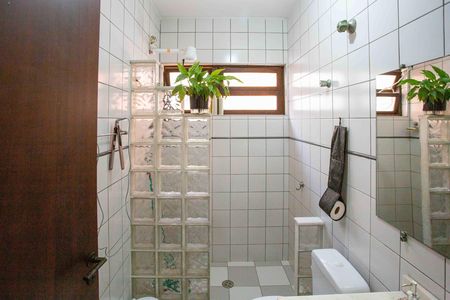 Casa à venda com 372m², 7 quartos e 4 vagasBanheiro Social