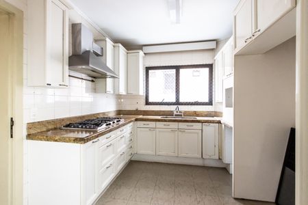 Apartamento para alugar com 310m², 5 quartos e 5 vagas