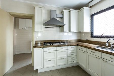 Apartamento para alugar com 310m², 5 quartos e 5 vagas