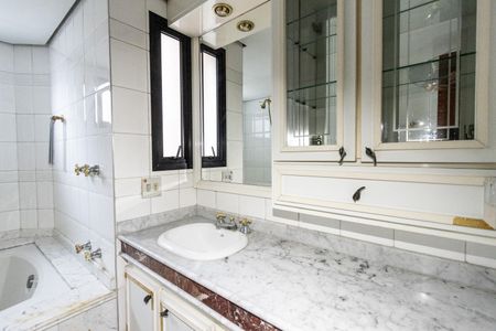 Apartamento para alugar com 310m², 5 quartos e 5 vagas