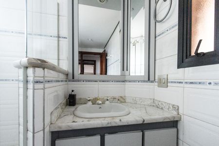 Apartamento para alugar com 310m², 5 quartos e 5 vagas
