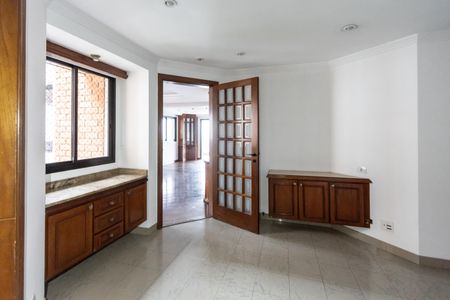 Apartamento para alugar com 310m², 5 quartos e 5 vagas