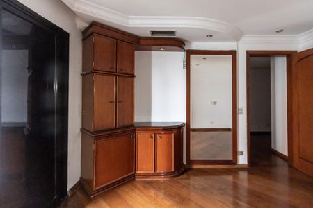 Apartamento para alugar com 310m², 5 quartos e 5 vagas