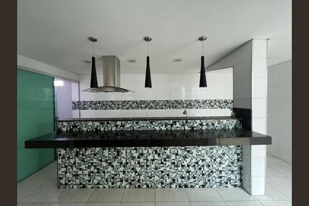 Cozinha de casa para alugar com 3 quartos, 233m² em Parque Xangri-lá, Contagem