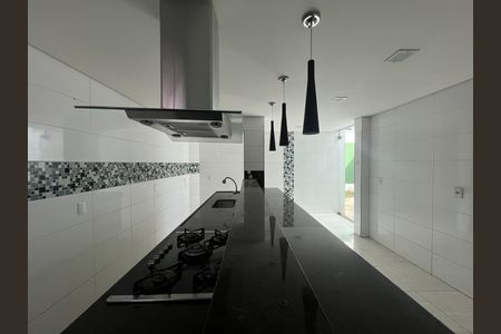 Cozinha de casa para alugar com 3 quartos, 233m² em Parque Xangri-lá, Contagem
