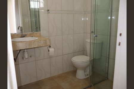 Banheiro suíte 1 de casa à venda com 3 quartos, 152m² em Vila Ema, São Paulo