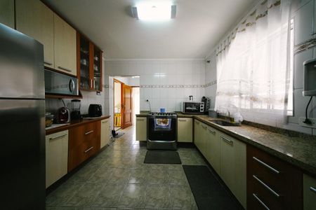 Casa à venda com 300m², 3 quartos e 2 vagas