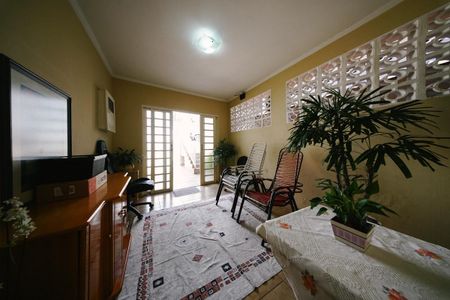 Casa à venda com 300m², 3 quartos e 2 vagas