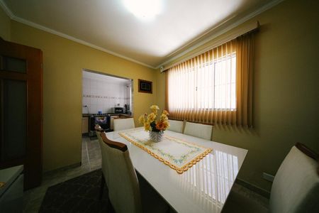 Casa à venda com 300m², 3 quartos e 2 vagas